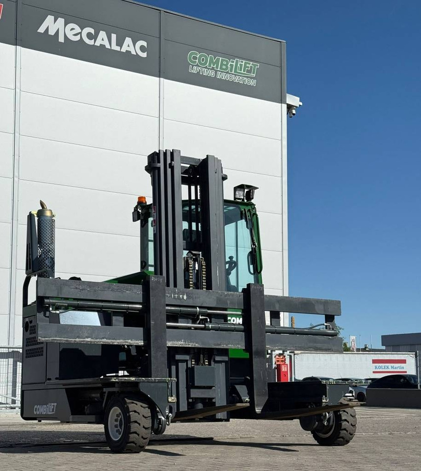 Combilift C 4000 LPG - Empilhador de 4 vias: foto 2 Combilift C 4000 LPG - Empilhador de 4 vias: foto 2