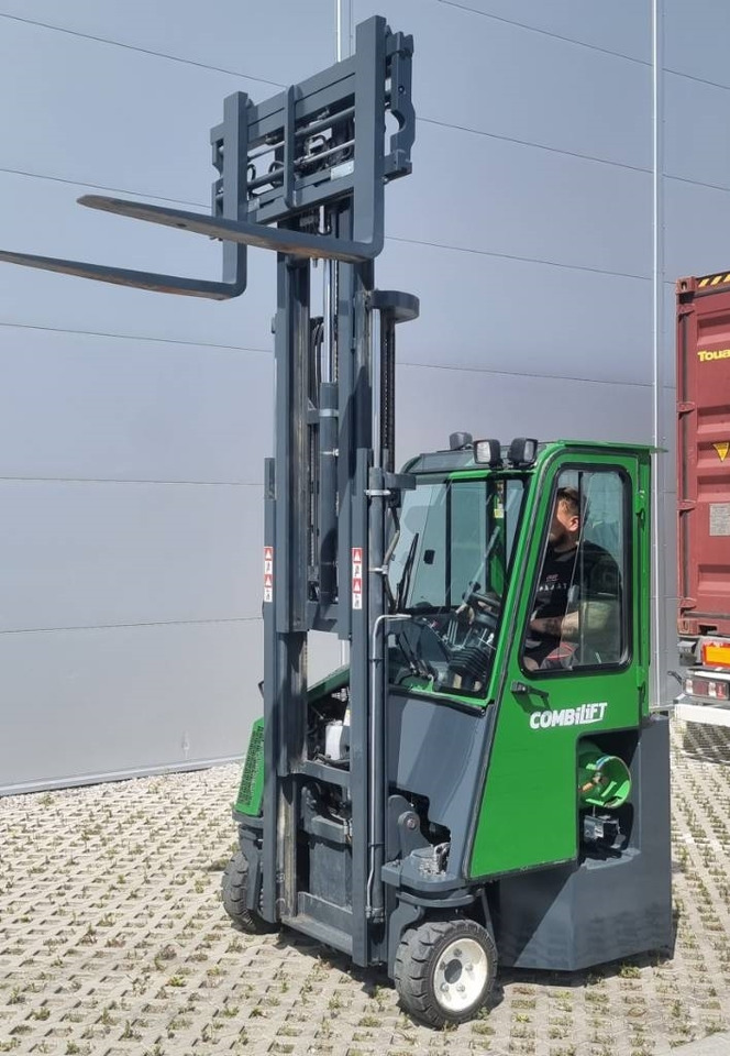 Empilhador de 4 vias Combilift CB 2500 LPG: foto 7