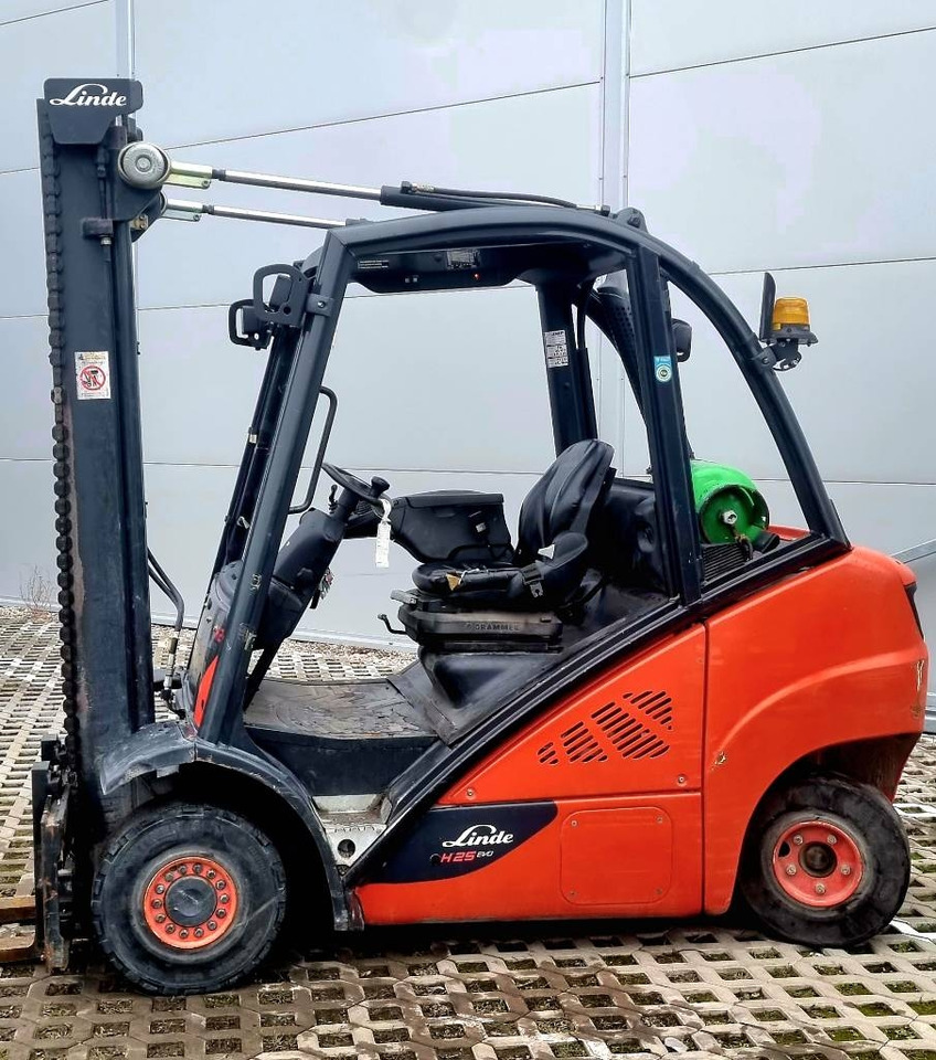 Linde H 25 T - 02 - Empilhadeira a gás: foto 2 Linde H 25 T - 02 - Empilhadeira a gás: foto 2