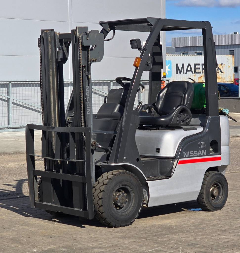 Nissan L01A15 - Empilhadeira a gás: foto 5 Nissan L01A15 - Empilhadeira a gás: foto 5