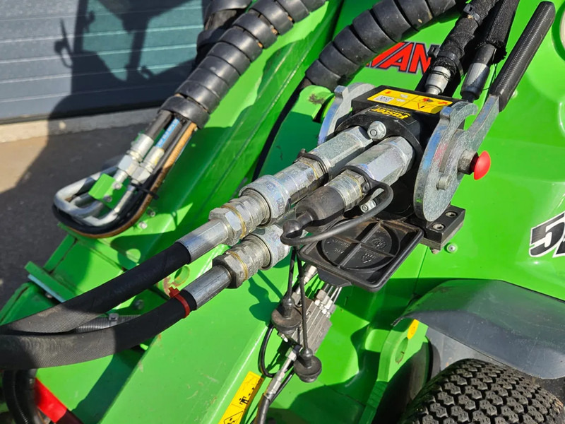 Mini pá carregadora de rastos Avant 528: foto 12 Mini pá carregadora de rastos Avant 528: foto 12