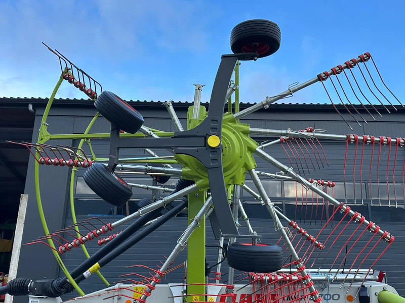 Ancinho enleirador Claas Liner 2700: foto 8 Ancinho enleirador Claas Liner 2700: foto 8