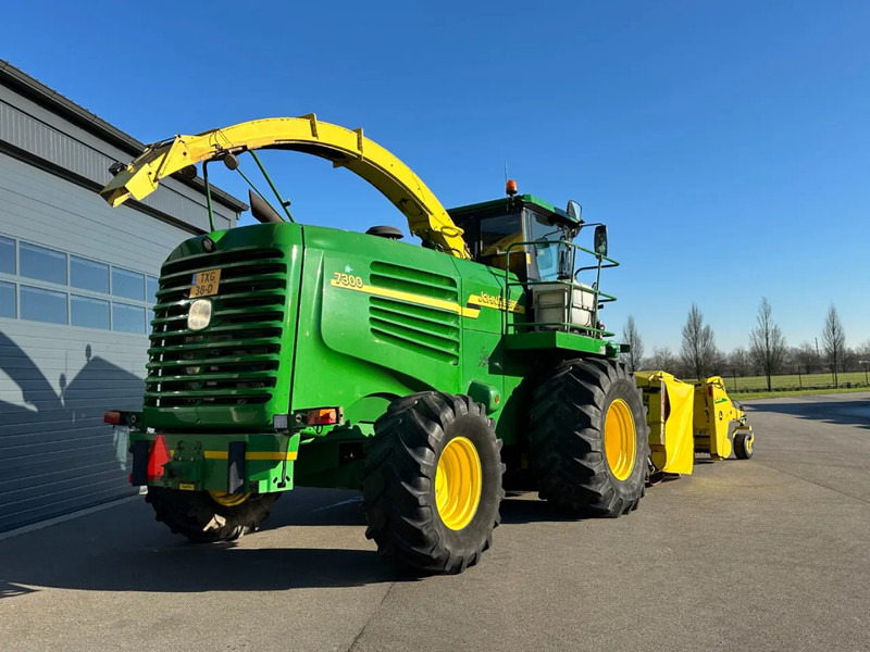 John Deere 7300 - Picadora de forragem automotriz: foto 4 John Deere 7300 - Picadora de forragem automotriz: foto 4