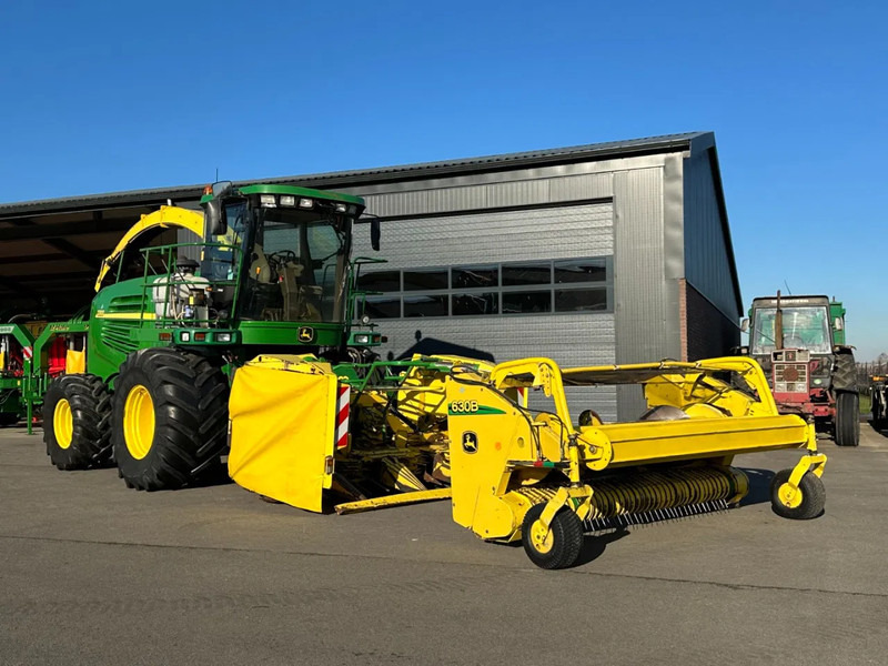 John Deere 7300 - Picadora de forragem automotriz: foto 1 John Deere 7300 - Picadora de forragem automotriz: foto 1