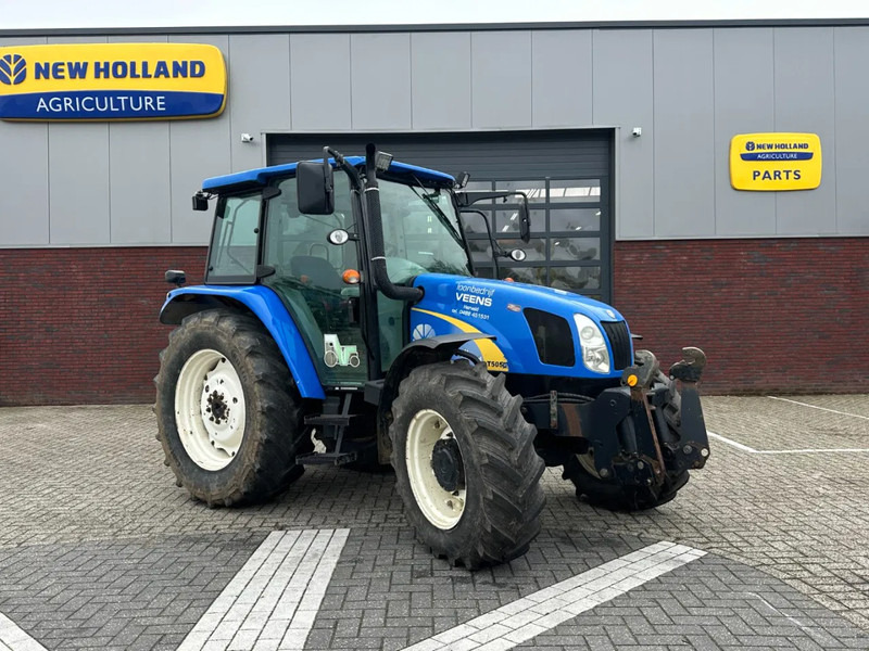 New Holland T5050 Hi-Lo Powershuttle - Trator: foto 1 New Holland T5050 Hi-Lo Powershuttle - Trator: foto 1
