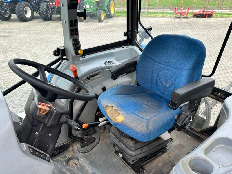 New Holland T5050 Hi-Lo Powershuttle - Trator: foto 5 New Holland T5050 Hi-Lo Powershuttle - Trator: foto 5