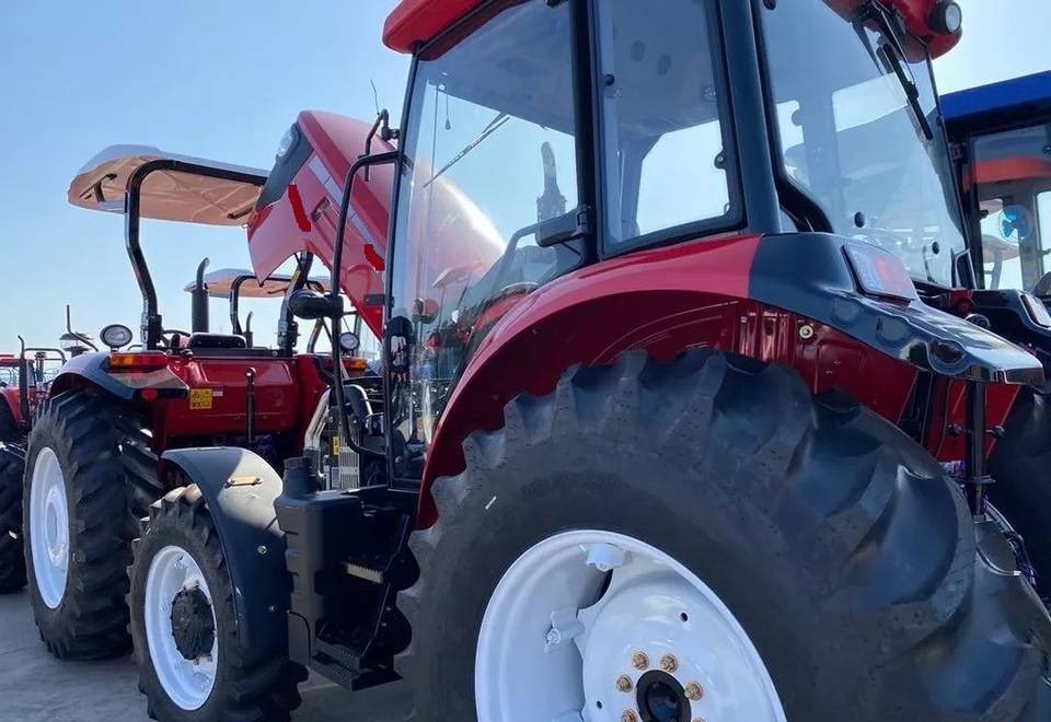 NEW MAXUS 75 HP 4x4 Tractor Euro 5 Warranty up to 10 YEARS | НОВИЙ MAXUS 75 К.с. Трактор 4x4 Євро 5 Гарантія до 10 РОКІВ - Trator: foto 1 NEW MAXUS 75 HP 4x4 Tractor Euro 5 Warranty up to 10 YEARS | НОВИЙ MAXUS 75 К.с. Трактор 4x4 Євро 5 Гарантія до 10 РОКІВ - Trator: foto 1