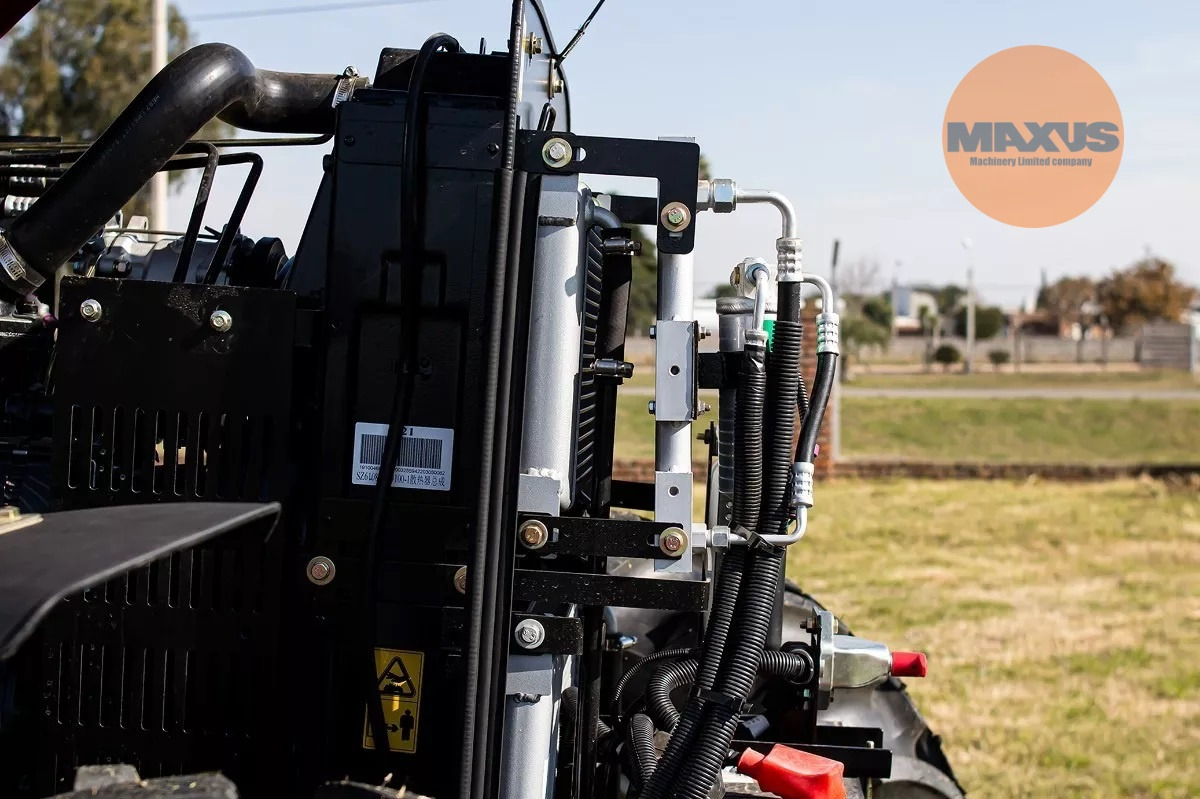 Maxus Wheeled tractor 130hp 4x4 - Trator: foto 3 Maxus Wheeled tractor 130hp 4x4 - Trator: foto 3