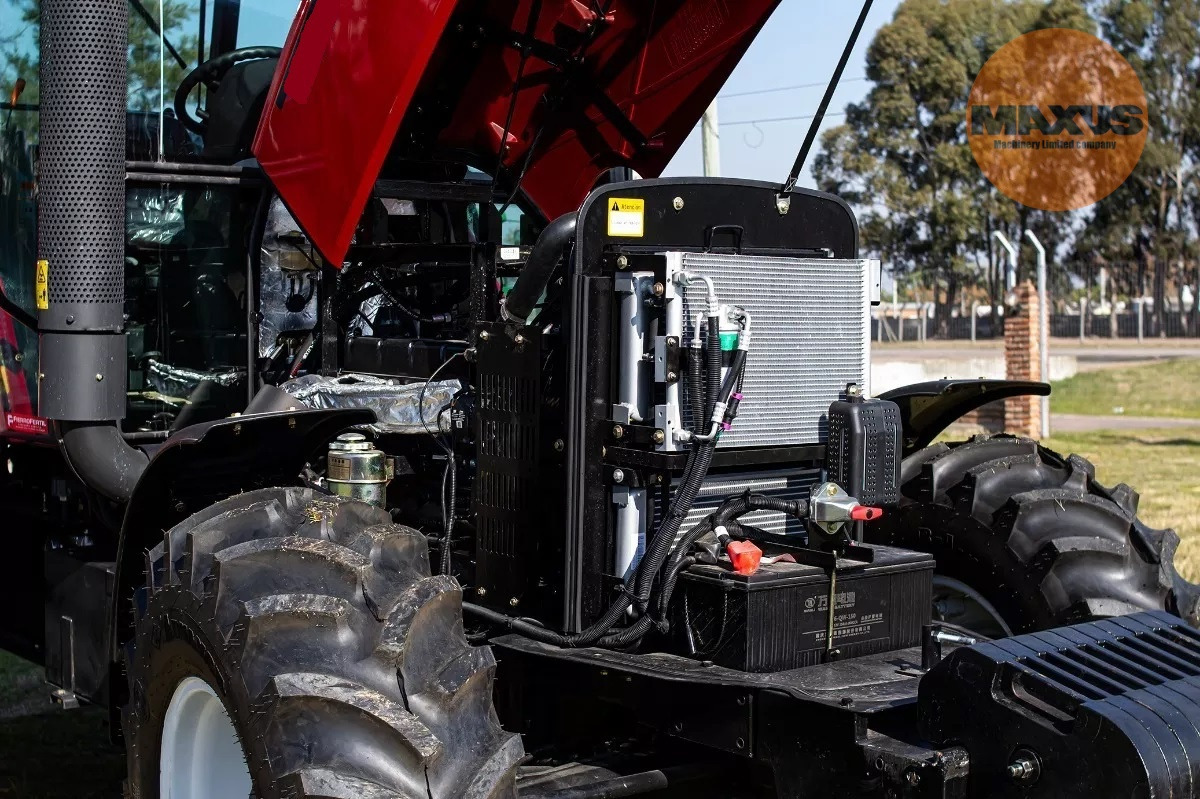 Maxus Wheeled tractor 130hp 4x4 - Trator: foto 2 Maxus Wheeled tractor 130hp 4x4 - Trator: foto 2