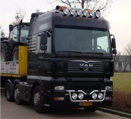 MAN TGA 26.530 - Tractor: foto 1 MAN TGA 26.530 - Tractor: foto 1