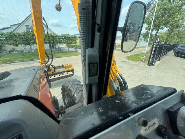 Leasing de Valtra 8150 hitech met Bos maaiarm met klepelmaaier Valtra 8150 hitech met Bos maaiarm met klepelmaaier: foto 20
