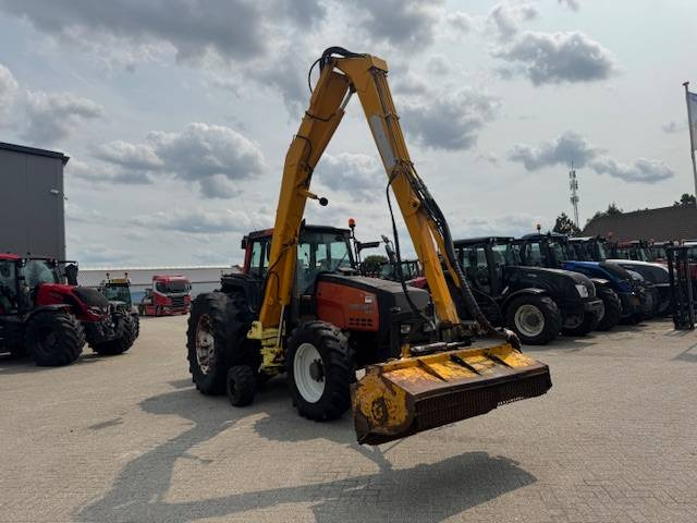Leasing de Valtra 8150 hitech met Bos maaiarm met klepelmaaier Valtra 8150 hitech met Bos maaiarm met klepelmaaier: foto 6