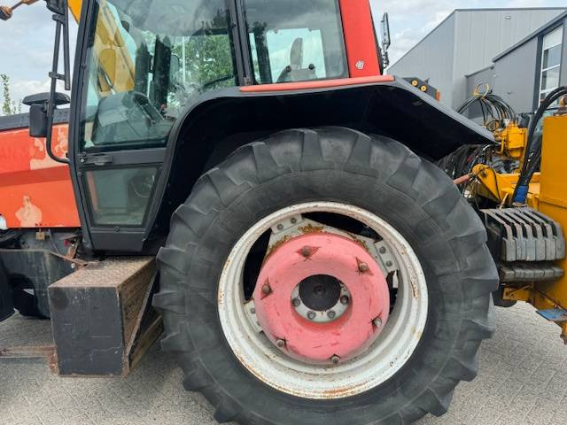 Leasing de Valtra 8150 hitech met Bos maaiarm met klepelmaaier Valtra 8150 hitech met Bos maaiarm met klepelmaaier: foto 12