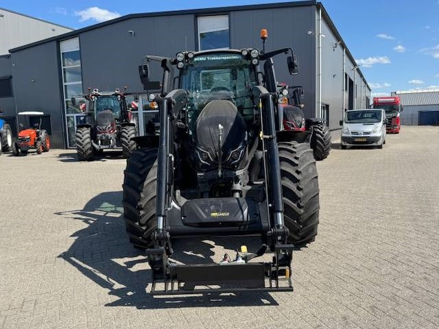 Valtra G125 Ecopower Active, 115 uur!! FH+PTO+Voorlader - Trator: foto 3 Valtra G125 Ecopower Active, 115 uur!! FH+PTO+Voorlader - Trator: foto 3