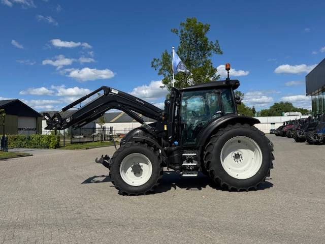 Valtra G125 Ecopower Active, 115 uur!! FH+PTO+Voorlader - Trator: foto 5 Valtra G125 Ecopower Active, 115 uur!! FH+PTO+Voorlader - Trator: foto 5