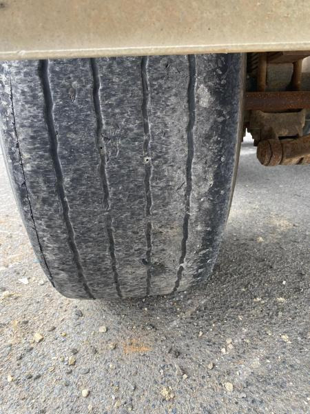 Semi-reboque basculante Benalu: foto 12 Semi-reboque basculante Benalu: foto 12