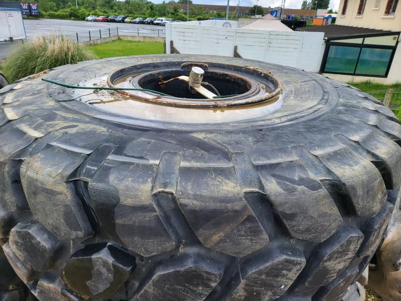 Bridgestone - Pneu por Máquina de construção: foto 3 Bridgestone - Pneu por Máquina de construção: foto 3