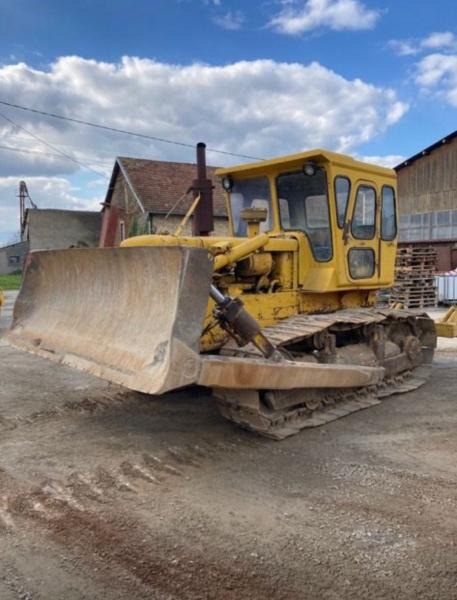 Caterpillar D6C - Buldôzer: foto 1 Caterpillar D6C - Buldôzer: foto 1