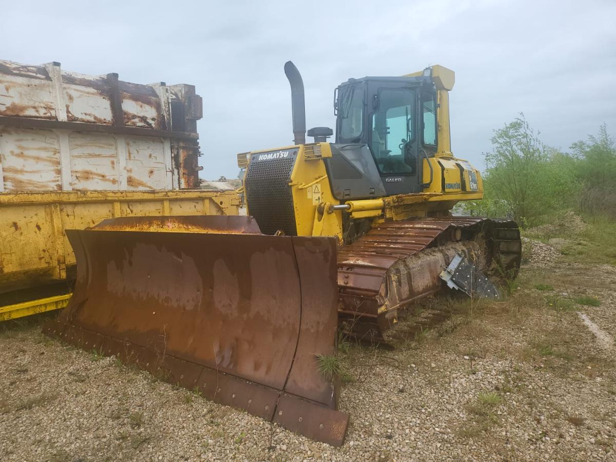 Komatsu D61PX-15 - Buldôzer: foto 1 Komatsu D61PX-15 - Buldôzer: foto 1