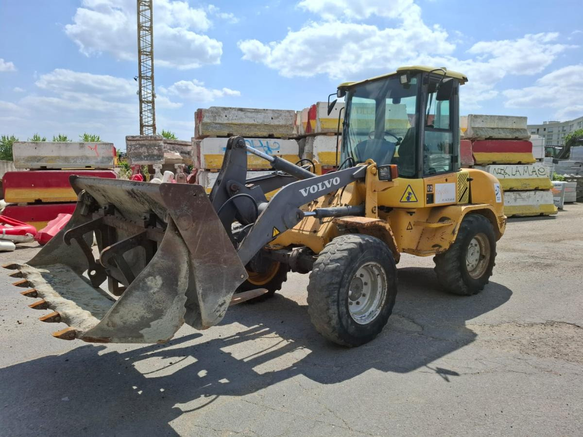 Volvo L 30 B - Pá carregadora de rodas: foto 1 Volvo L 30 B - Pá carregadora de rodas: foto 1