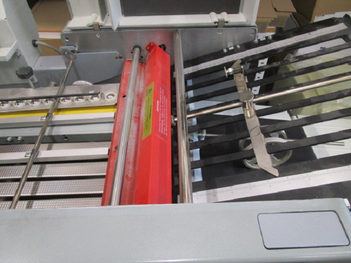 MB MULTIPLI 35 MIT GESTELL - Máquina de dobrar papel: foto 3 MB MULTIPLI 35 MIT GESTELL - Máquina de dobrar papel: foto 3