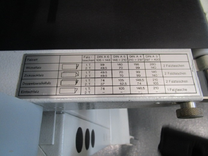MB MULTIPLI 35 MIT GESTELL - Máquina de dobrar papel: foto 5 MB MULTIPLI 35 MIT GESTELL - Máquina de dobrar papel: foto 5