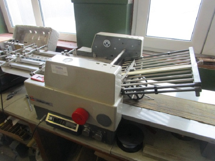 TISCH-FALZMASCHINE MB MULTIPLI 382 PBA - Máquina de dobrar papel: foto 3 TISCH-FALZMASCHINE MB MULTIPLI 382 PBA - Máquina de dobrar papel: foto 3