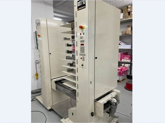 ZUSAMMENTRAGMASCHINE BOURG: 2xTÜRME BST10 & BDF - Máquina de impressão: foto 1 ZUSAMMENTRAGMASCHINE BOURG: 2xTÜRME BST10 & BDF - Máquina de impressão: foto 1