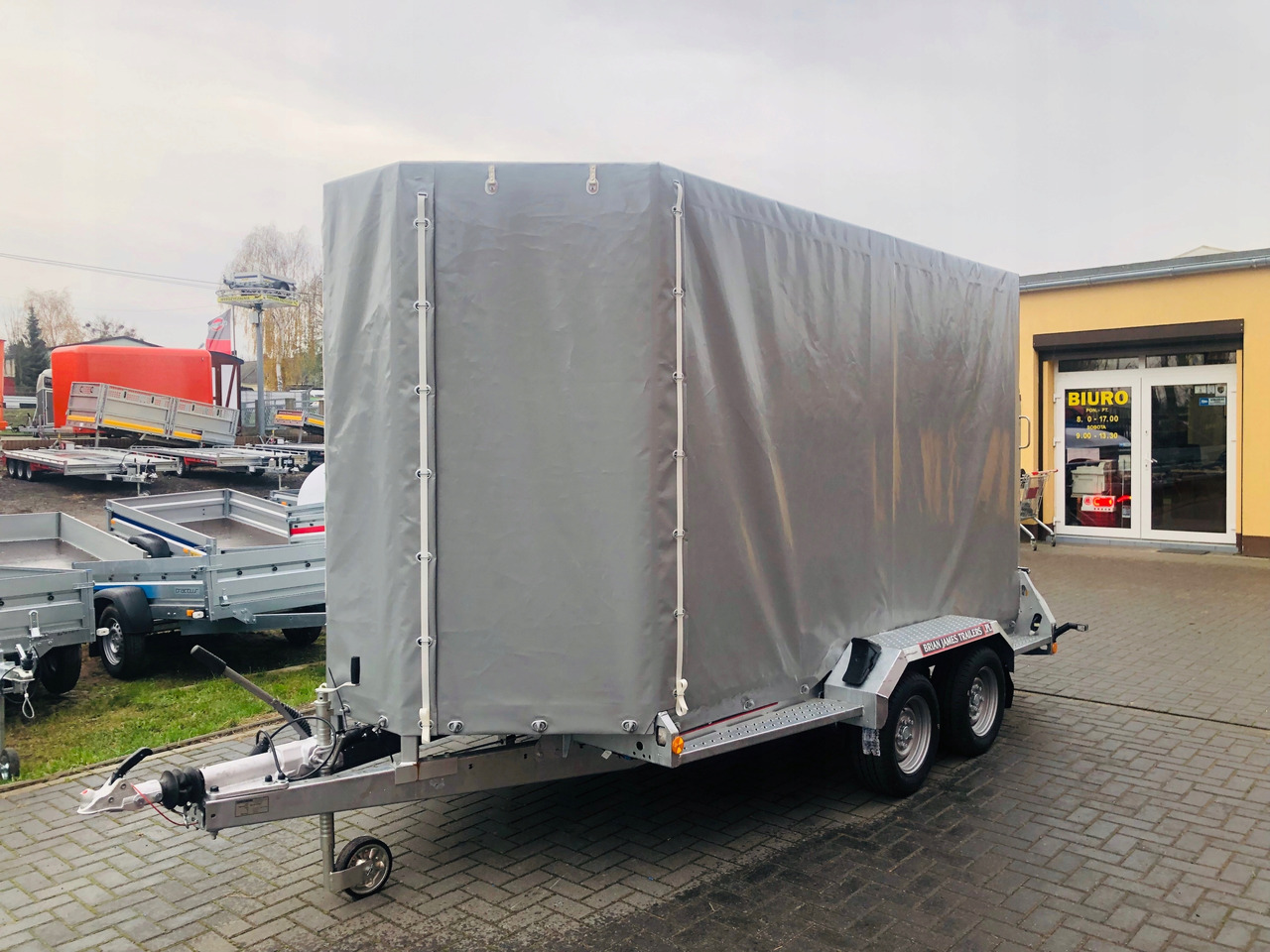 PRZYCZEPA LAWETA DO MINIKOPARKI ŻURAWIA Z PLANDEKĄ / MINI EXCAVATOR CRANE TRANSPORTER TRAILER WITH TARPAULIN - Reboque porta máquinas: foto 3 PRZYCZEPA LAWETA DO MINIKOPARKI ŻURAWIA Z PLANDEKĄ / MINI EXCAVATOR CRANE TRANSPORTER TRAILER WITH TARPAULIN - Reboque porta máquinas: foto 3