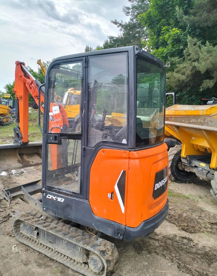 Doosan DX19 - Escavadora de rastos: foto 3 Doosan DX19 - Escavadora de rastos: foto 3