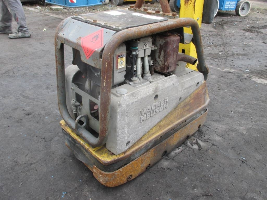 Wacker Neuson DPU 4545 HE - Placas vibratórias: foto 5 Wacker Neuson DPU 4545 HE - Placas vibratórias: foto 5