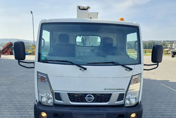 Nissan NT 400 CABSTAR podnośnik koszowy ISOLI PNT 210 JD4 - Caminhão com plataforma aérea: foto 4 Nissan NT 400 CABSTAR podnośnik koszowy ISOLI PNT 210 JD4 - Caminhão com plataforma aérea: foto 4