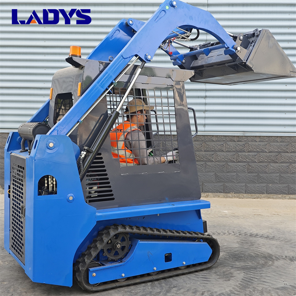 LADYS LA670 Skid Steer Euro 5/Epa Engine Kubota Mini Small Skid Steer Loader For Sale - Mini pá carregadora: foto 4 LADYS LA670 Skid Steer Euro 5/Epa Engine Kubota Mini Small Skid Steer Loader For Sale - Mini pá carregadora: foto 4
