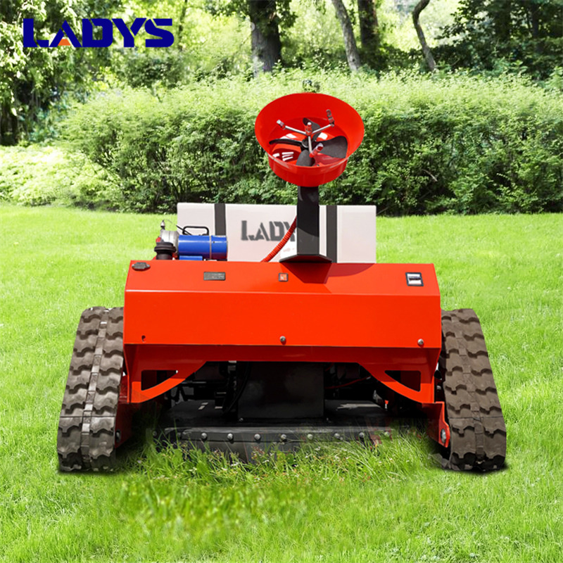 LADYS LD1000 Multi-function remote control lawn mower Track crawler gasoline gas All-terrain Agricultural Sprayers Pesticide spraying lawn mower for sale - Cortador de grama: foto 4 LADYS LD1000 Multi-function remote control lawn mower Track crawler gasoline gas All-terrain Agricultural Sprayers Pesticide spraying lawn mower for sale - Cortador de grama: foto 4