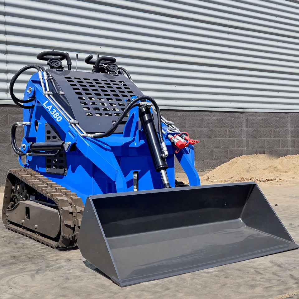 LEZUM Free Shipping LA380 Mini Skid Steer Loader Compact Track Diesel Cheap Mini Skid Steer Loader For Sale With Mini Skid Steer Attachments 4 In 1 Bucket - Mini pá carregadora: foto 1 LEZUM Free Shipping LA380 Mini Skid Steer Loader Compact Track Diesel Cheap Mini Skid Steer Loader For Sale With Mini Skid Steer Attachments 4 In 1 Bucket - Mini pá carregadora: foto 1