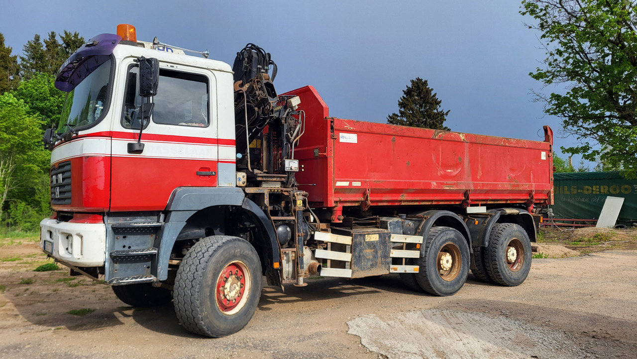 MAN 33.414 6X6 HIAB 102 33.414 - Camião basculante: foto 1 MAN 33.414 6X6 HIAB 102 33.414 - Camião basculante: foto 1