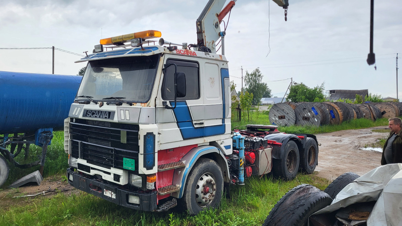 SCANIA R 142 H 6X2 SU KRANU - Tractor: foto 1 SCANIA R 142 H 6X2 SU KRANU - Tractor: foto 1
