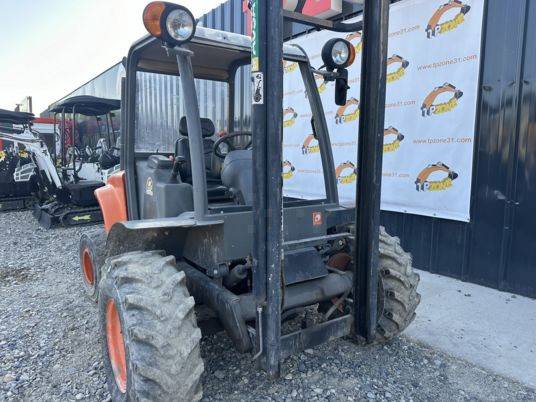 Ausa C200HX4 4X4 à 17900 € HT - Empilhador todo-o-terreno: foto 5 Ausa C200HX4 4X4 à 17900 € HT - Empilhador todo-o-terreno: foto 5