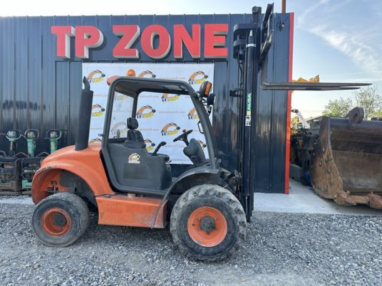 Ausa C200HX4 4X4 à 17900 € HT - Empilhador todo-o-terreno: foto 1 Ausa C200HX4 4X4 à 17900 € HT - Empilhador todo-o-terreno: foto 1