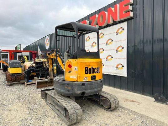 Bobcat E26 Canopy à 18500 € HT - Mini escavadeira: foto 4 Bobcat E26 Canopy à 18500 € HT - Mini escavadeira: foto 4