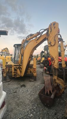 Caterpillar 428 à 13500 € HT - Retroescavadeira: foto 3 Caterpillar 428 à 13500 € HT - Retroescavadeira: foto 3