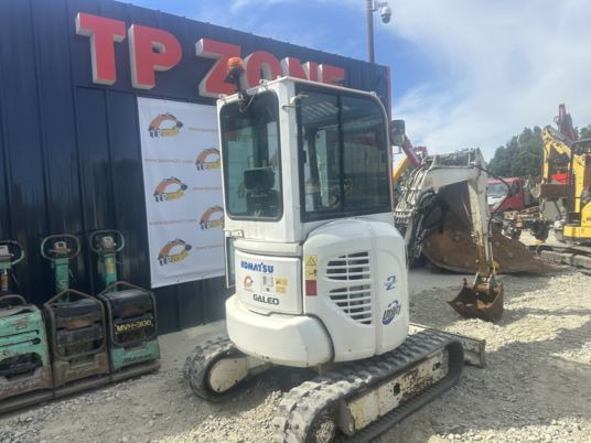 Komatsu PC26MR-3 cabine à 19500€ HT - Mini escavadeira: foto 3 Komatsu PC26MR-3 cabine à 19500€ HT - Mini escavadeira: foto 3