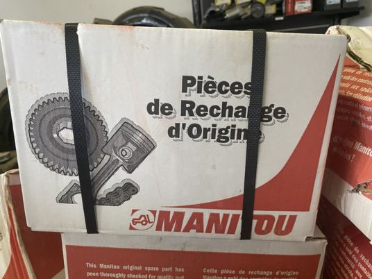Moteur d’essuie-glace manitou - Limpador de pára-brisa por Equipamento de movimentação: foto 2 Moteur d’essuie-glace manitou - Limpador de pára-brisa por Equipamento de movimentação: foto 2