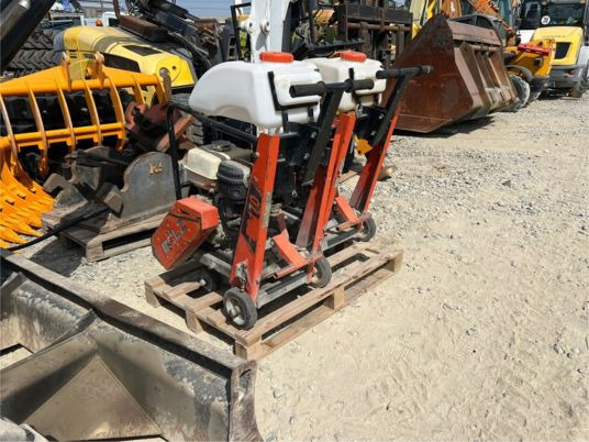 Scie a sol thermique GOLZ FS170 - Equipamento de construção: foto 3 Scie a sol thermique GOLZ FS170 - Equipamento de construção: foto 3