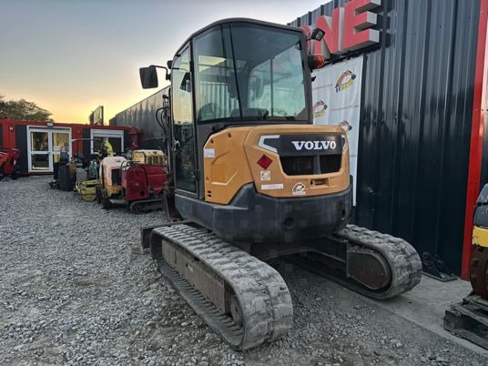 Volvo ECR50 D à 26500 € HT - Mini escavadeira: foto 2 Volvo ECR50 D à 26500 € HT - Mini escavadeira: foto 2
