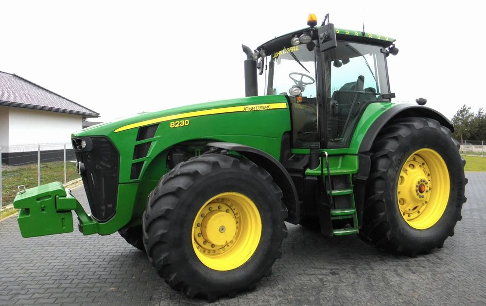 John Deere 8230 2009 Rok POWERSHIFT, Nie Malowany, Stan Bardzo Dobry - Trator: foto 2 John Deere 8230 2009 Rok POWERSHIFT, Nie Malowany, Stan Bardzo Dobry - Trator: foto 2