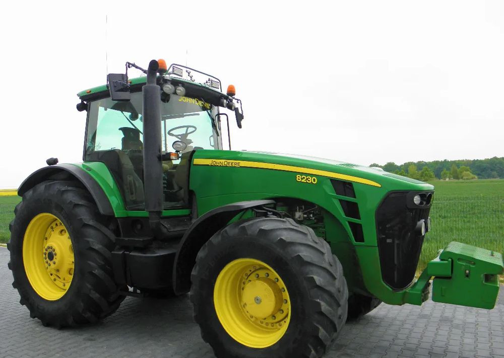 John Deere 8230 POWERSHIFT , Amortyzowna przednia os, Nie Malowany , Stan Bardzo Dobry - Trator: foto 2 John Deere 8230 POWERSHIFT , Amortyzowna przednia os, Nie Malowany , Stan Bardzo Dobry - Trator: foto 2