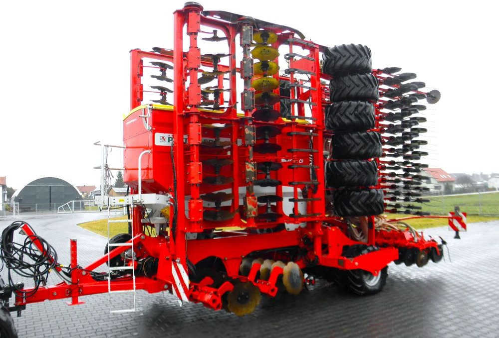 Pottinger Terrasem C9 Artis 2014 Rok, Nowe Elementy Robocze, Nie Malowany, Stan Idealny - Semeadeira: foto 4 Pottinger Terrasem C9 Artis 2014 Rok, Nowe Elementy Robocze, Nie Malowany, Stan Idealny - Semeadeira: foto 4