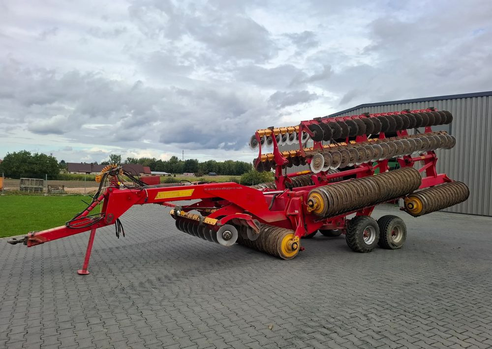 Väderstad Carrier 1225 XL 2011 rok , 12 metrów , Stan Bardzo Dobry - Maquina para lavrar a terra: foto 4 Väderstad Carrier 1225 XL 2011 rok , 12 metrów , Stan Bardzo Dobry - Maquina para lavrar a terra: foto 4