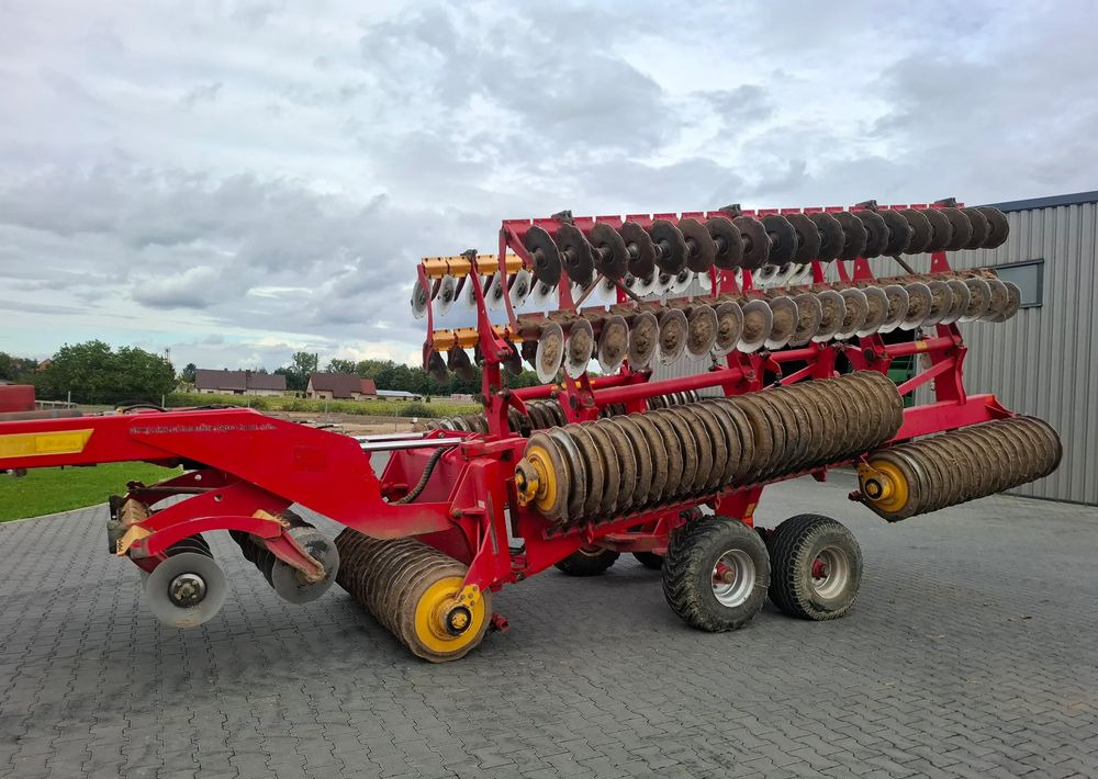 Väderstad Carrier 1225 XL 2011 rok , 12 metrów , Stan Bardzo Dobry - Maquina para lavrar a terra: foto 5 Väderstad Carrier 1225 XL 2011 rok , 12 metrów , Stan Bardzo Dobry - Maquina para lavrar a terra: foto 5